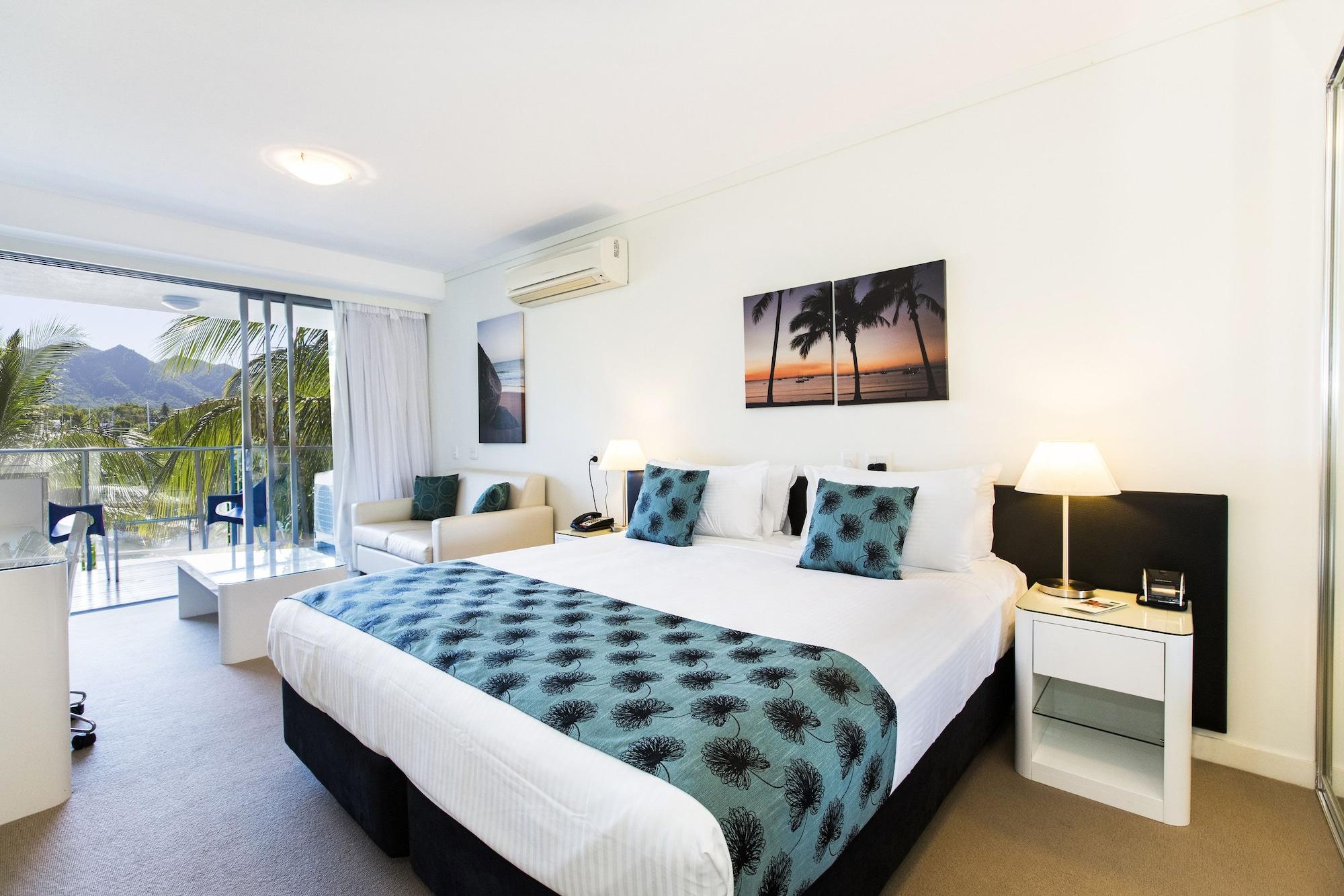 Hotel Peppers Blue On Blue Nelly Bay Exterior foto A typical hotel room