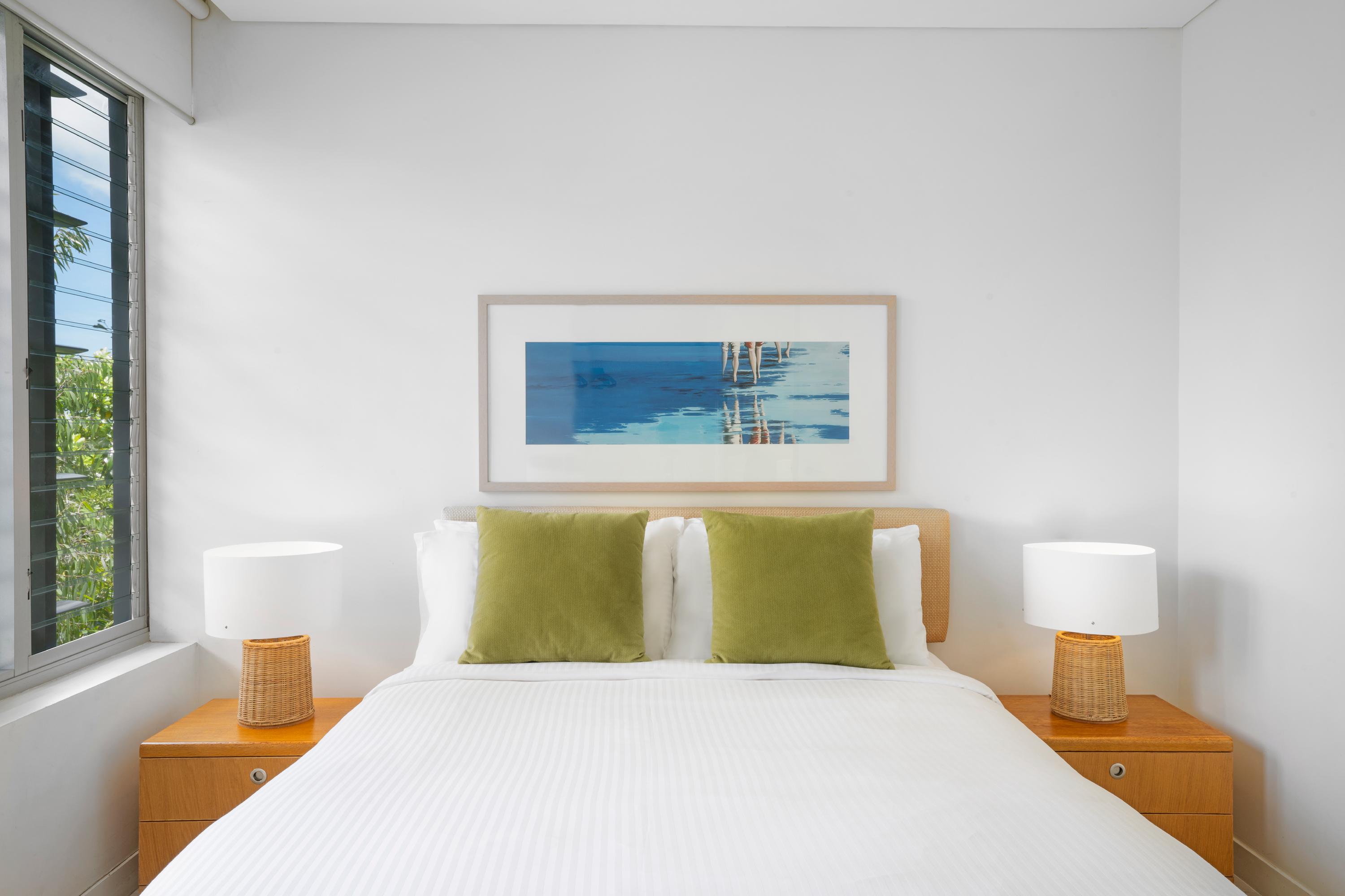 Hotel Peppers Blue On Blue Nelly Bay Exterior foto A bedroom at the hotel