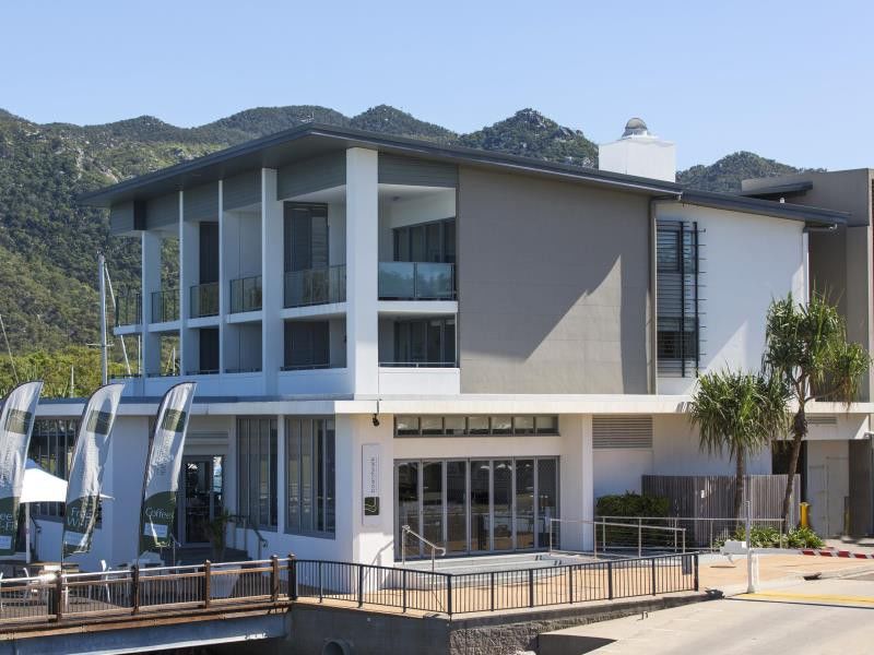 Hotel Peppers Blue On Blue Nelly Bay Exterior foto The new library building